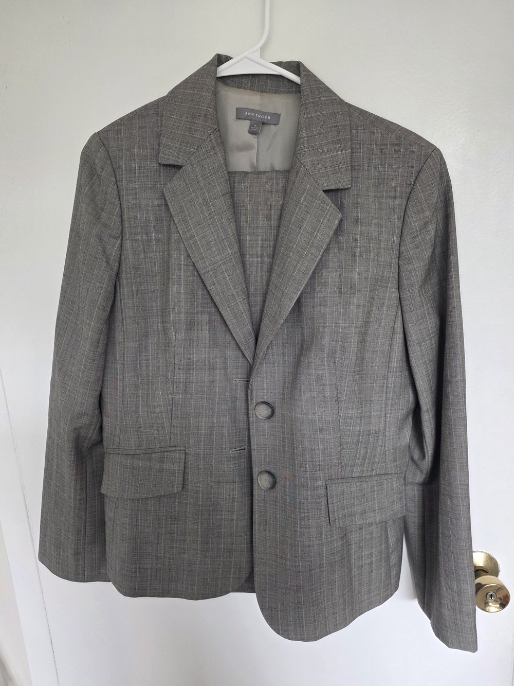 Ann Taylor Womens Suit Jacket And Pants